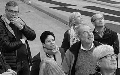 Uta und Wolfgang Zahner (hinten in der Mitte)