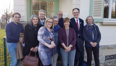 Laura Weiß (4. vli), Renate Schmidt (3. vre), Ralf Göck (2. vre) und weitere Mitglieder der SPD-Fraktion
