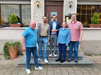 Pascal Wasow (m.) diskutierte mit Wolfgang Werner, Dominik Frankmann, Daria und Stefan Gretzinger (v.l.)
